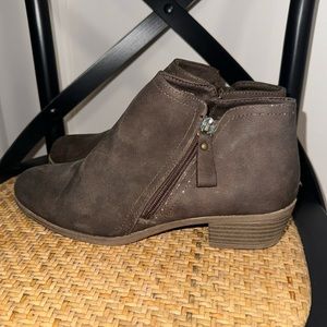 Arizona Brown Short Boots Women’s size 9.5- BRAND NEW!